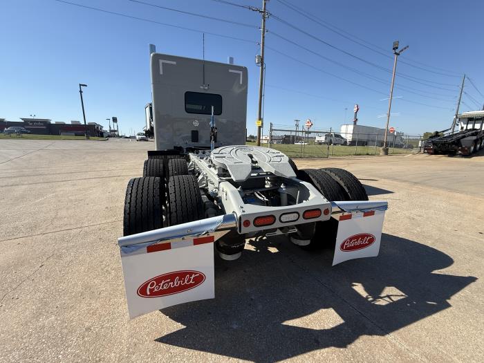 2027 Peterbilt 589-15
