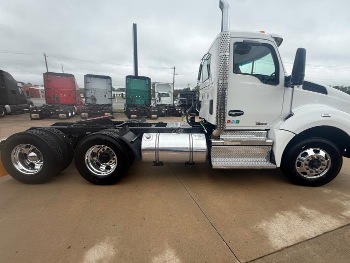 2021 Kenworth T880-2