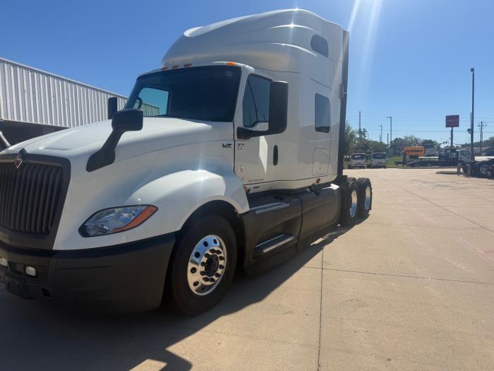 2022 International LT625-0
