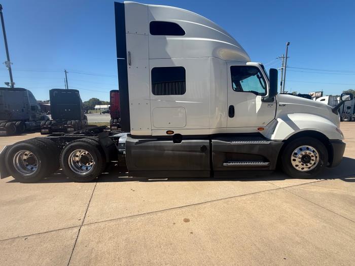 2022 International LT625-2