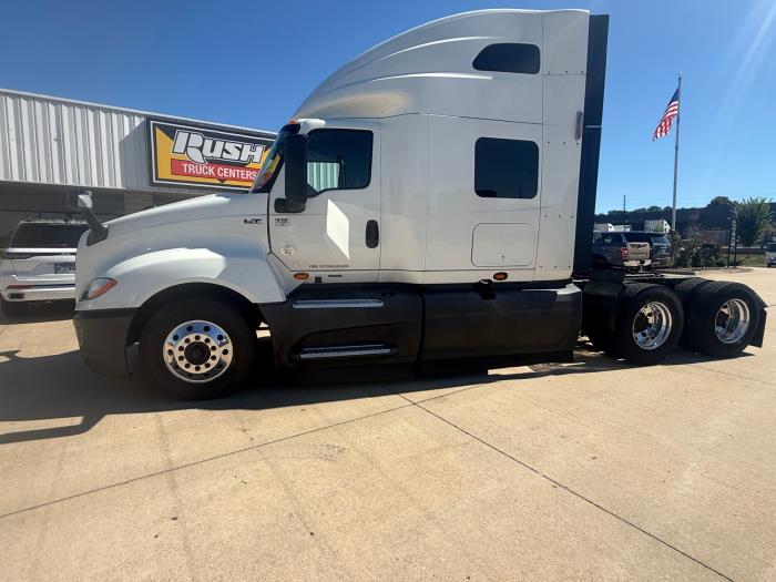 2022 International LT625-4