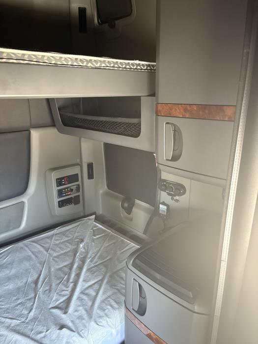 2022 International LT625-3