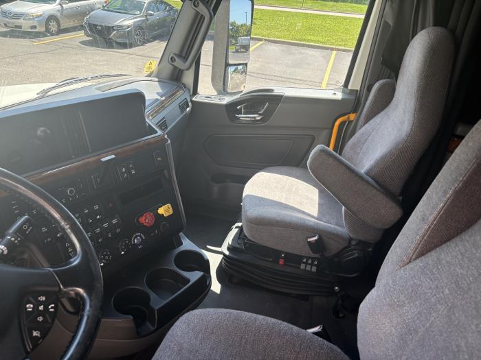 2022 International LT625-4