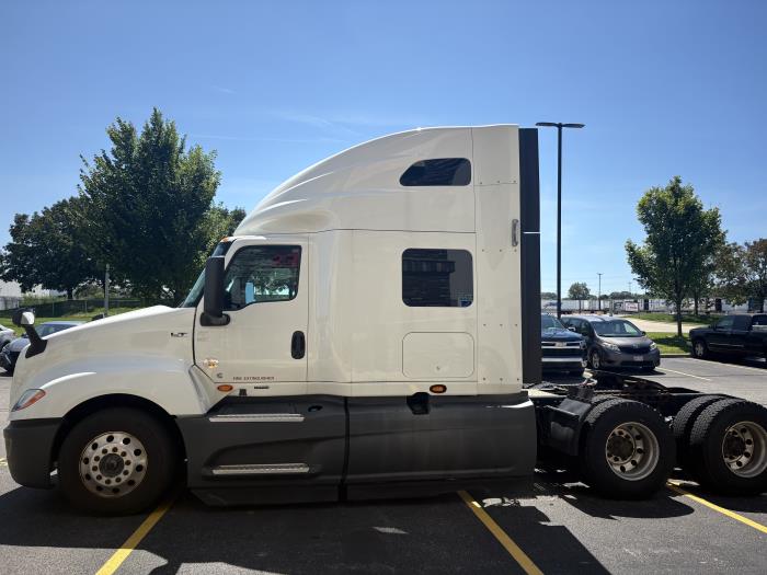 2022 International LT625-6