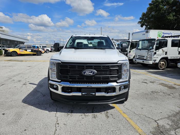 2027 Ford F-550-2