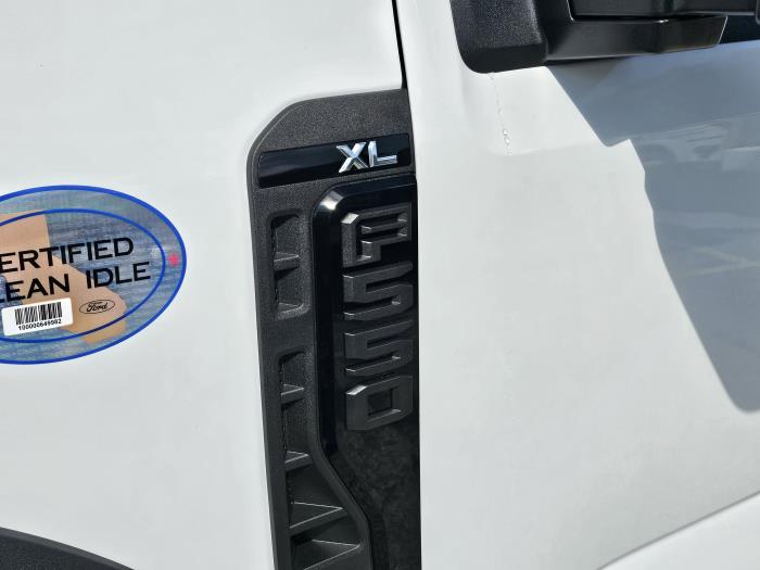 2027 Ford F-550-10