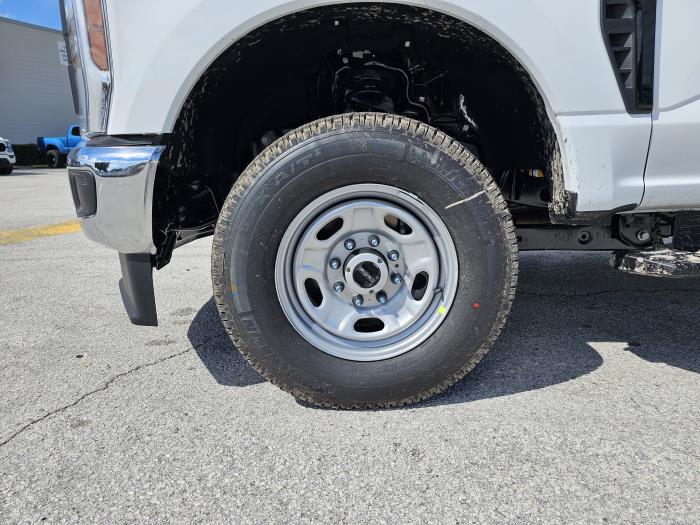 2027 Ford F-250-8