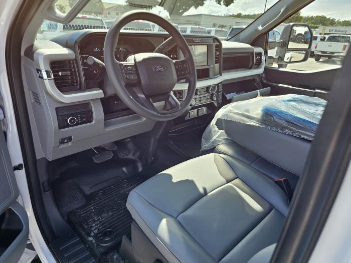 2027 Ford F-450-14
