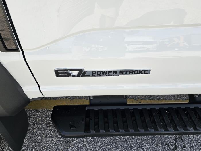 2027 Ford F-450-12