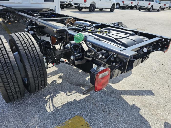 2027 Ford F-450-13