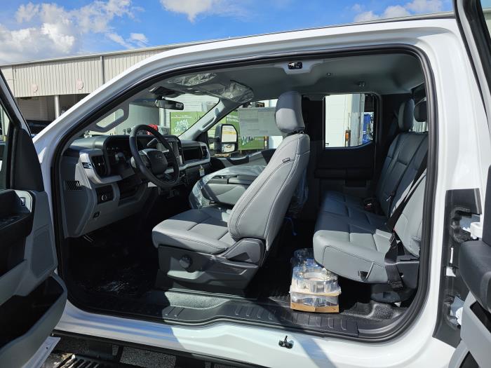 2027 Ford F-250-19