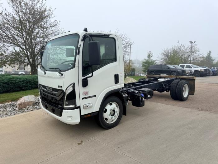 2025 Isuzu NRR — photo 2