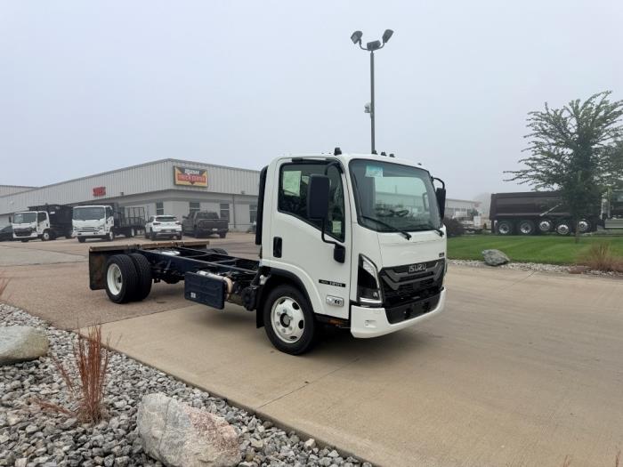 2025 Isuzu NRR — photo 3