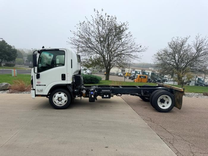 2025 Isuzu NRR — photo 6