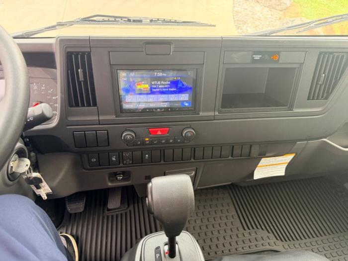 2025 Isuzu NRR-9