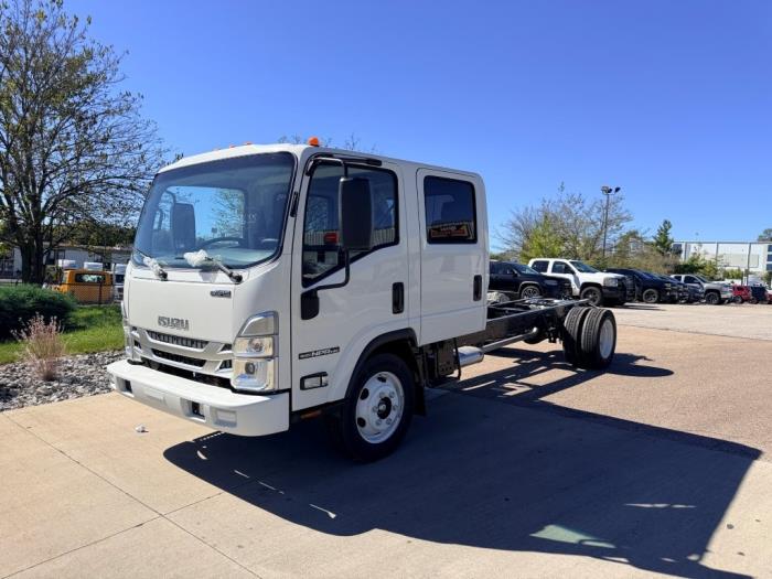 2027 Isuzu NPR-HD-2