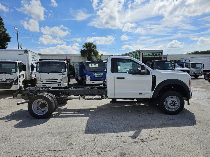 2027 Ford F-550-4