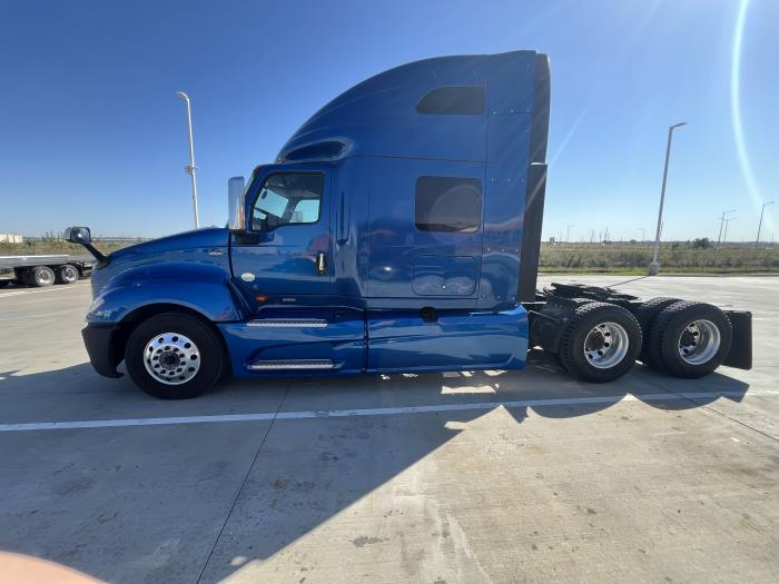 2022 International LT625-1