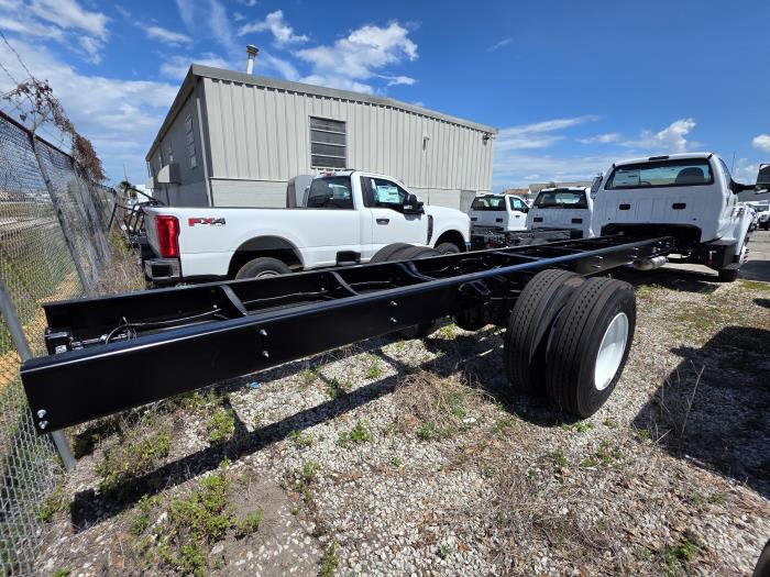 2027 Ford F-750-6