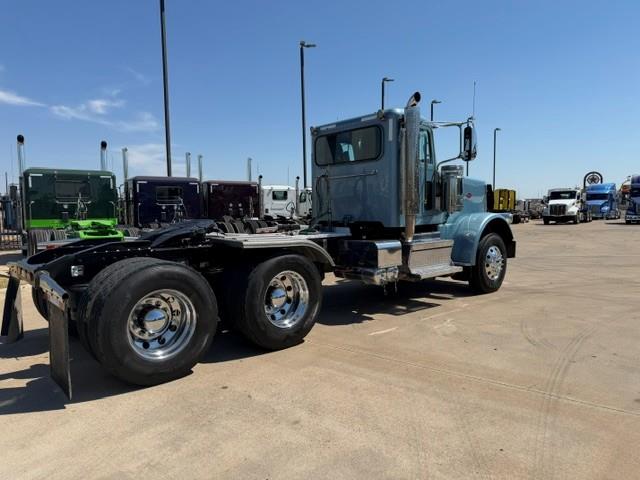 2024 Peterbilt 389-5