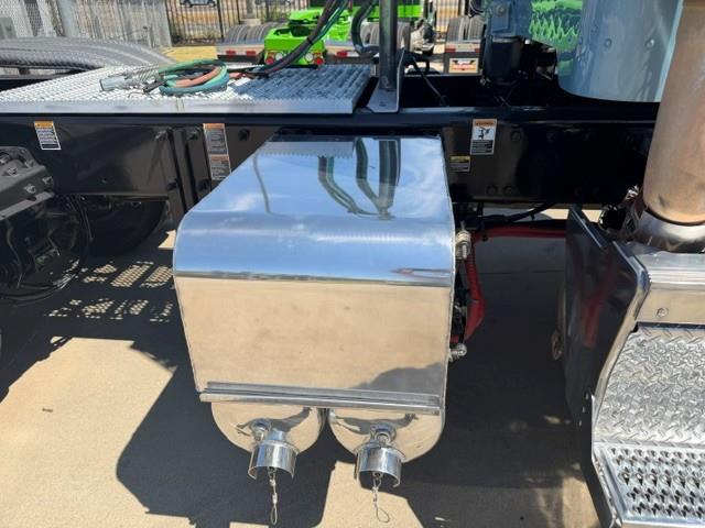 2024 Peterbilt 389-20