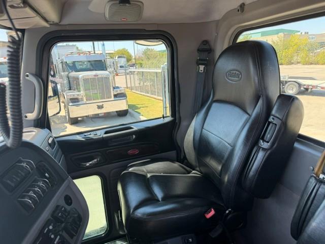 2024 Peterbilt 389-27