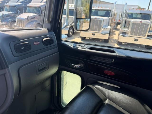 2024 Peterbilt 389-30