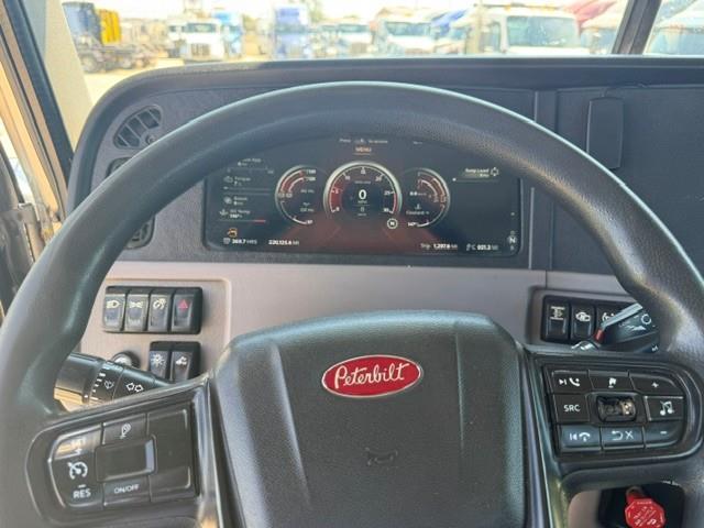 2024 Peterbilt 389-33