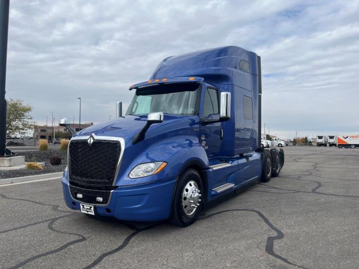 2027 International LT625-1
