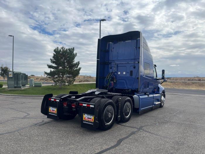2027 International LT625-5