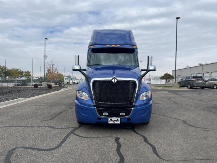 2027 International LT625-8