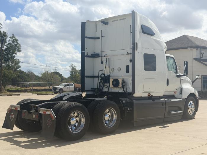 2022 International LT625-4