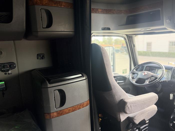2022 International LT625-30