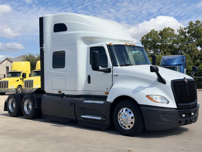 2022 International LT625-2