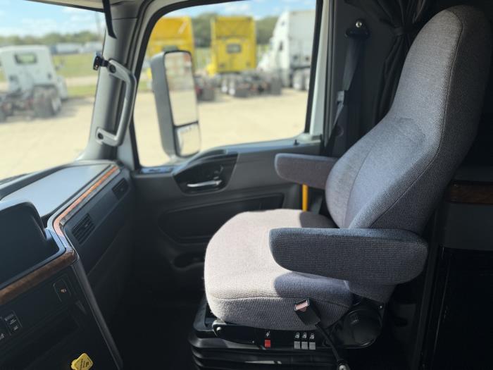 2022 International LT625-16