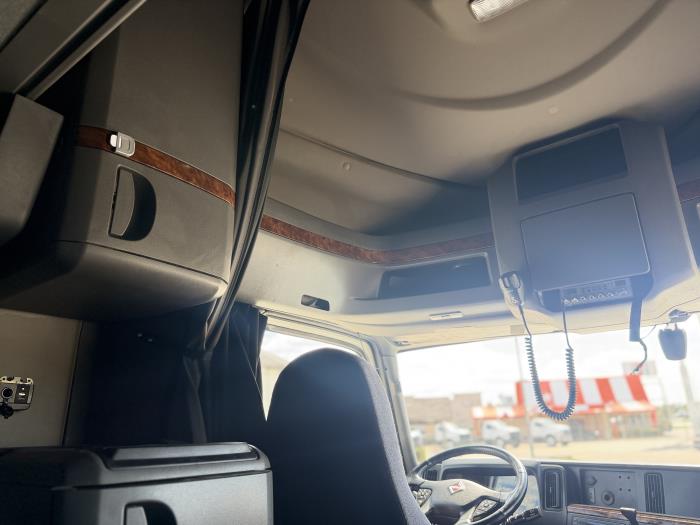 2022 International LT625-24