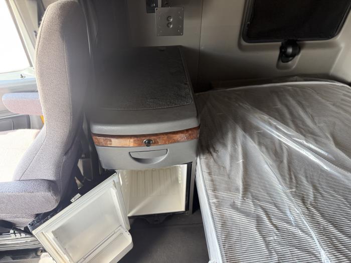 2022 International LT625-26
