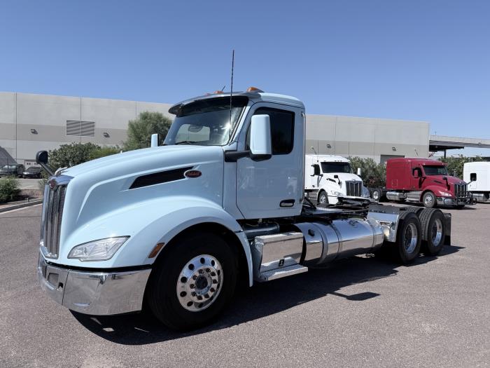 2023 Peterbilt 579-0
