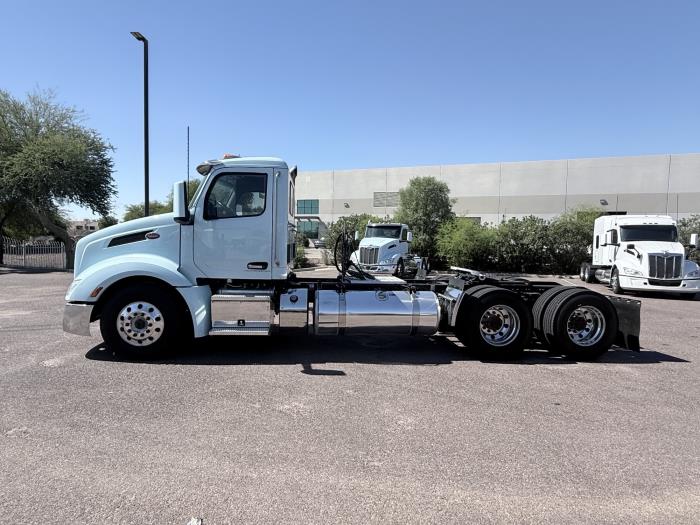 2023 Peterbilt 579-1