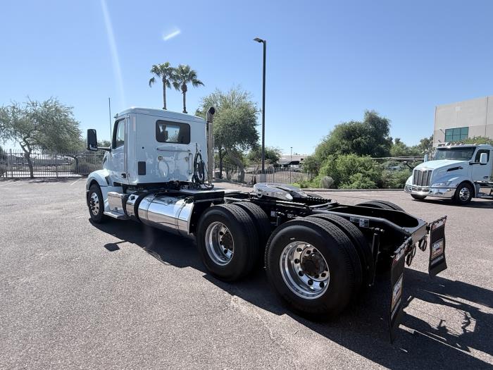 2023 Peterbilt 579-2