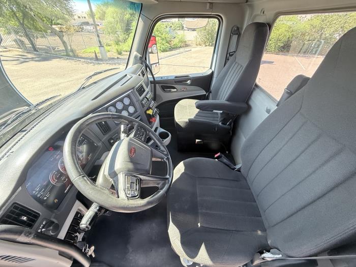 2023 Peterbilt 579-10