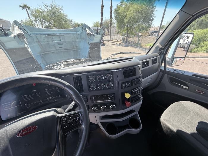2023 Peterbilt 579-12