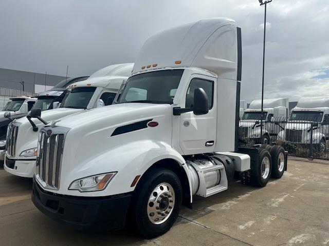 2022 Peterbilt 579-0
