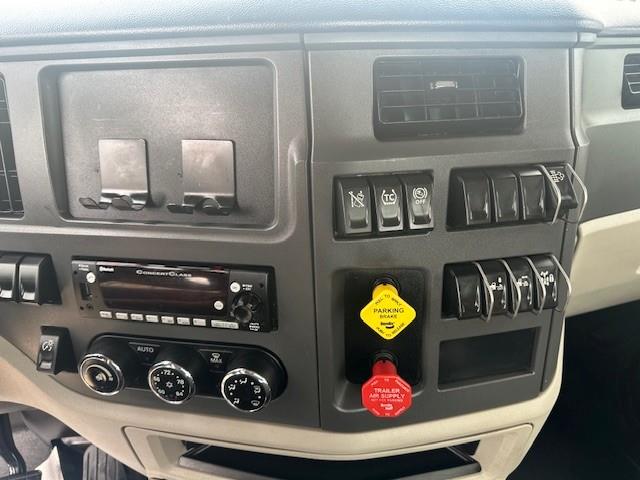 2022 Peterbilt 579-10