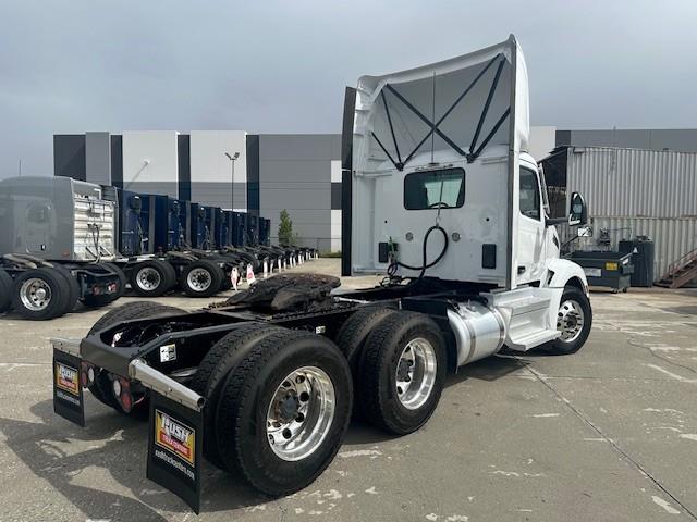 2022 Peterbilt 579-11