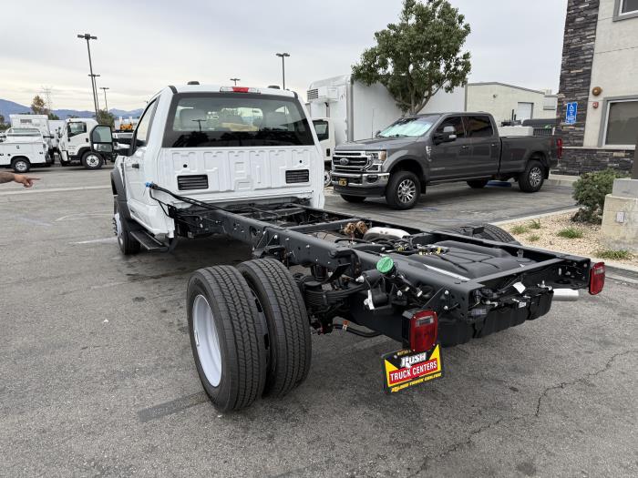 2027 Ford F-450-3
