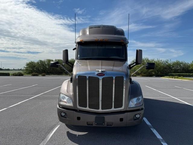 2022 Peterbilt 579-0