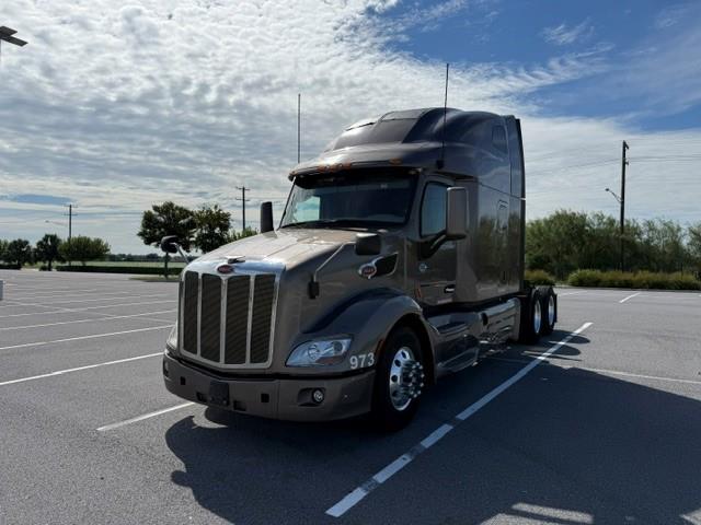 2022 Peterbilt 579-1