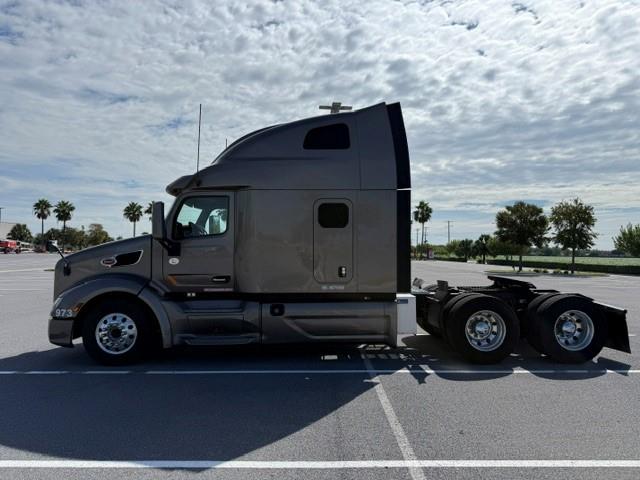 2022 Peterbilt 579-2