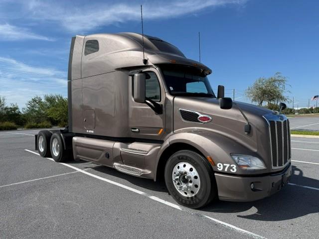 2022 Peterbilt 579-7